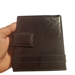 Small bifold Gucci Wallet for women and women